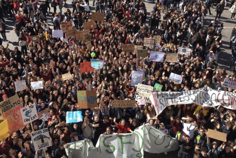 Fridays for Future, PD Marche: grazie ai giovani che scendono in piazza per salvare il Pianeta